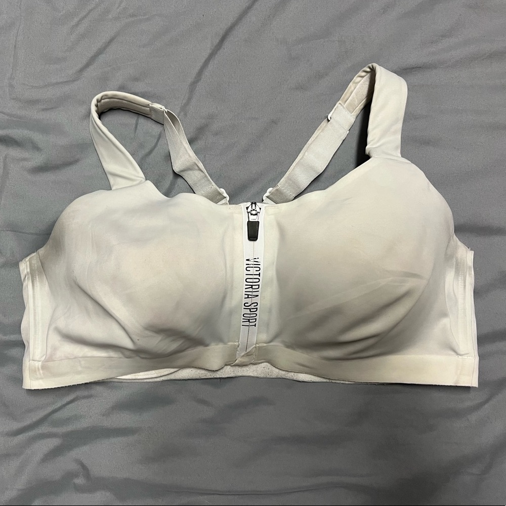 Victoria’s Secret Incredible Knockout Ultra Max Sports Bra